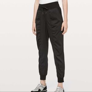 Lululemon Dance Studio Jogger SZ 4